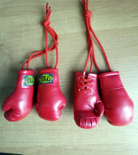 Перчатки бокс сувенирные красные Арт ПК4
